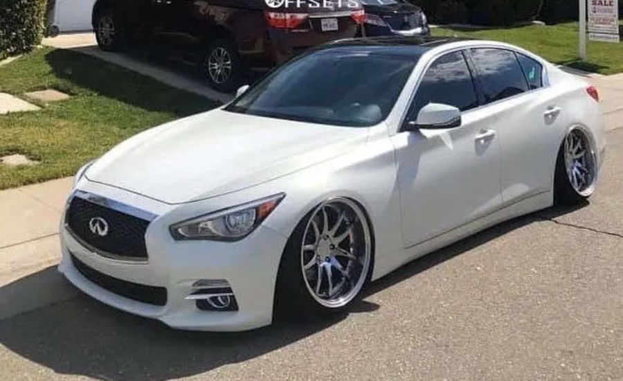 What Are DS15 Wheels Chrome Q50?