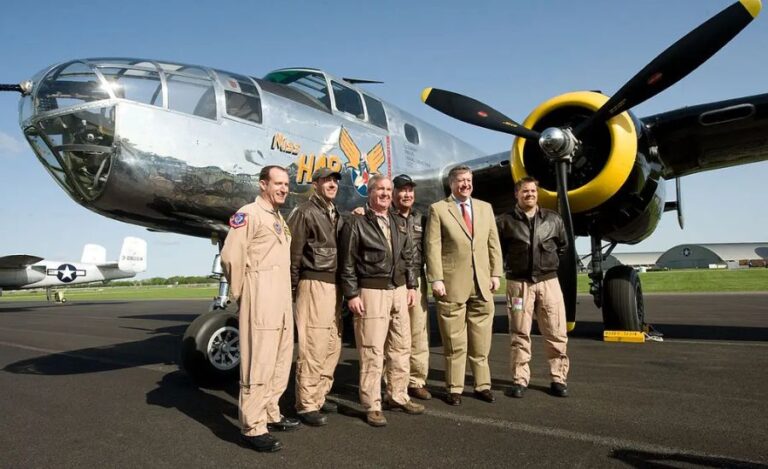 B 25 Bomber Sentimental Journey Madera Warbirds